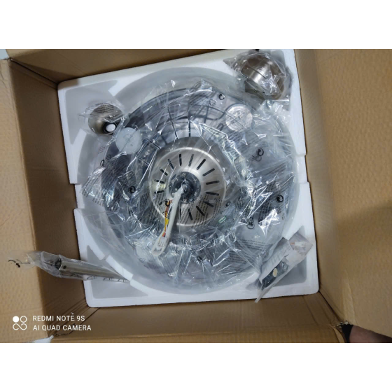Quạt đèn 4 cánh QT4256