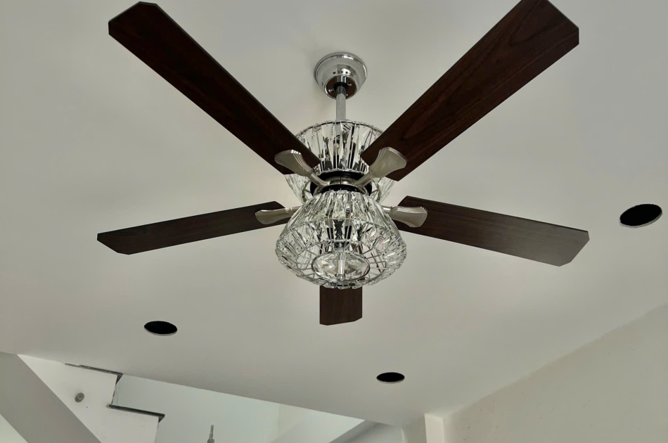 Quạt trần đèn cánh nhựa QT45