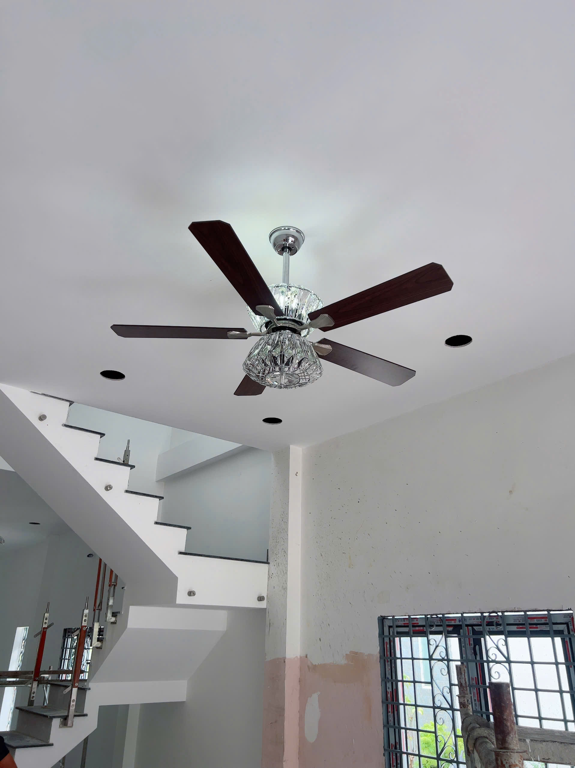 Quạt trần đèn cánh nhựa QT45